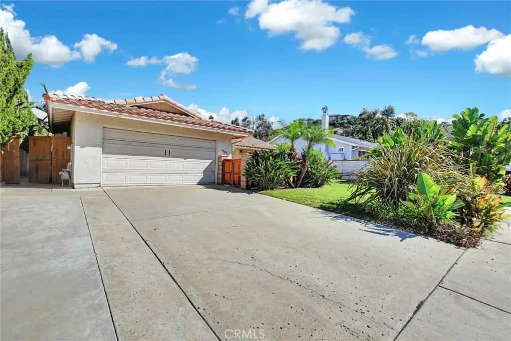 2082 Valley Lake Drive, El Cajon, CA — listing photo 1