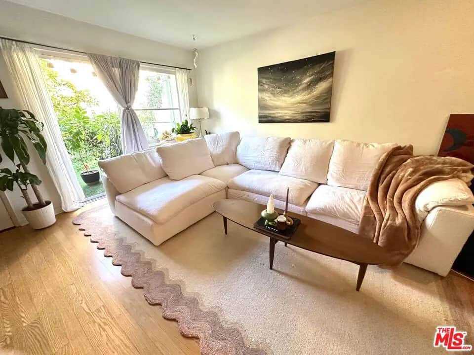 1962 N Kenmore Avenue, Los Angeles, CA — listing photo 1