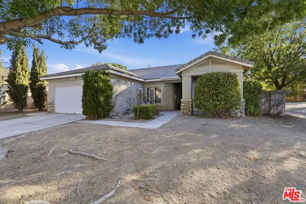 1836 Stratford Street, Lancaster, CA — listing photo 1