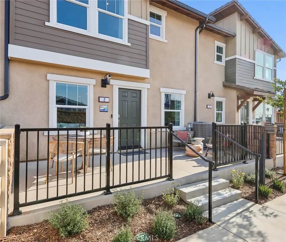 6383 Moonfire Lane 4, Fontana, CA — listing photo 1