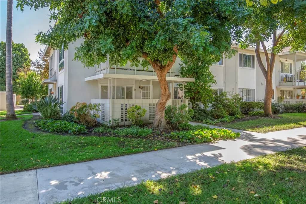 925 Avenida Majorca D, Laguna Woods, CA — listing photo 1