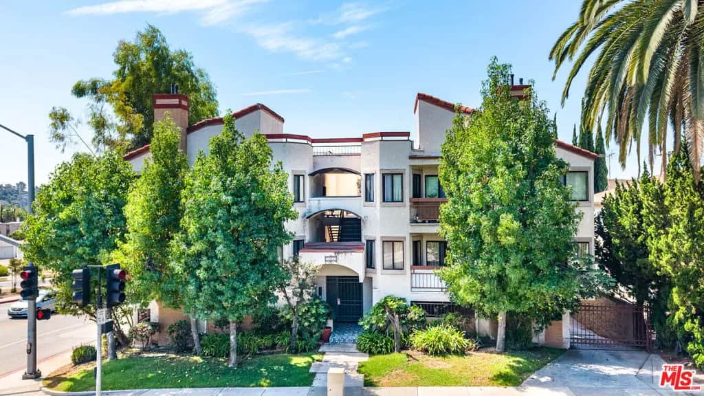 1554 E Wilson Avenue 9, Glendale, CA — listing photo 1