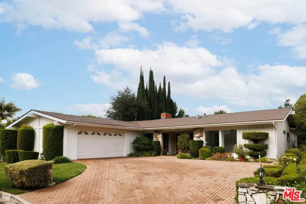 3135 Dona Marta Drive, Studio City, CA — listing photo 1