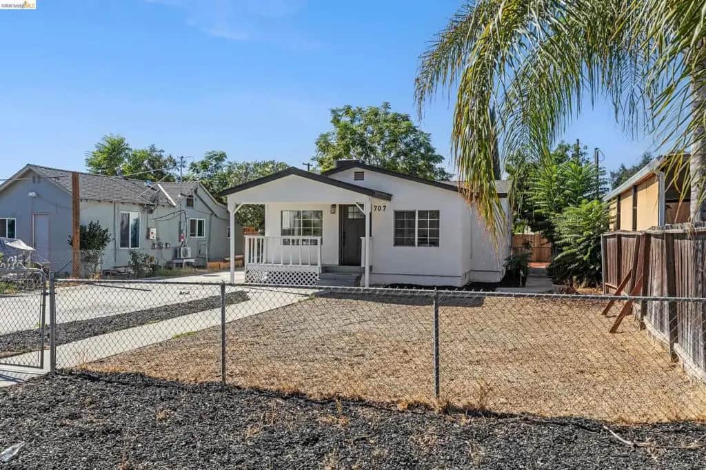707 S Conejo Ave, Modesto, CA — listing photo 1