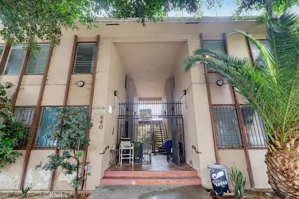 640 Elm Ave. 11, Long Beach, CA — listing photo 1