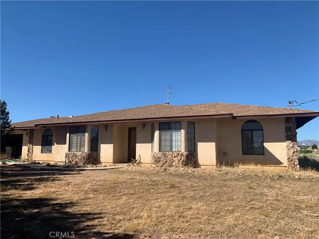 7062 Coyote, Oak Hills, CA — listing photo 1