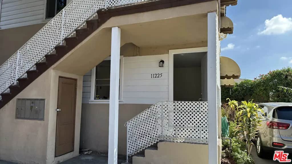 11225 Emelita Street, North Hollywood, CA — listing photo 1