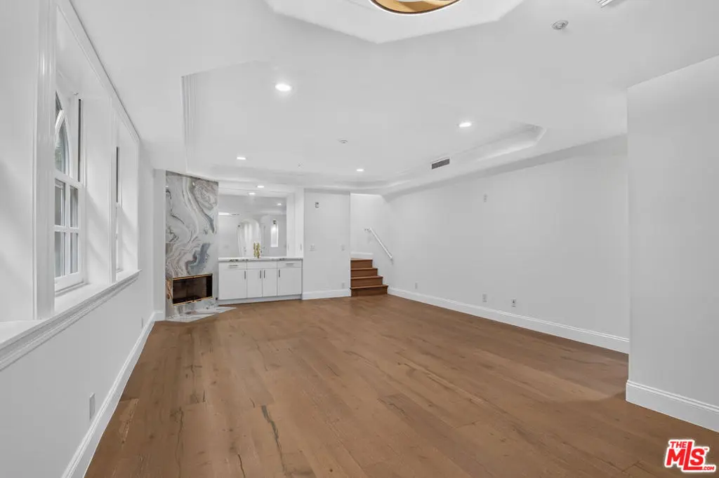 342 Palm 101, Beverly Hills, CA — listing photo 1