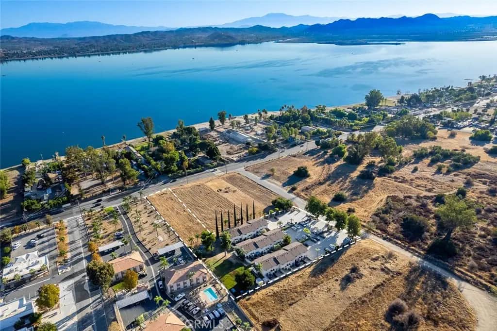33071 Santa Rosa, Lake Elsinore, CA — listing photo 1