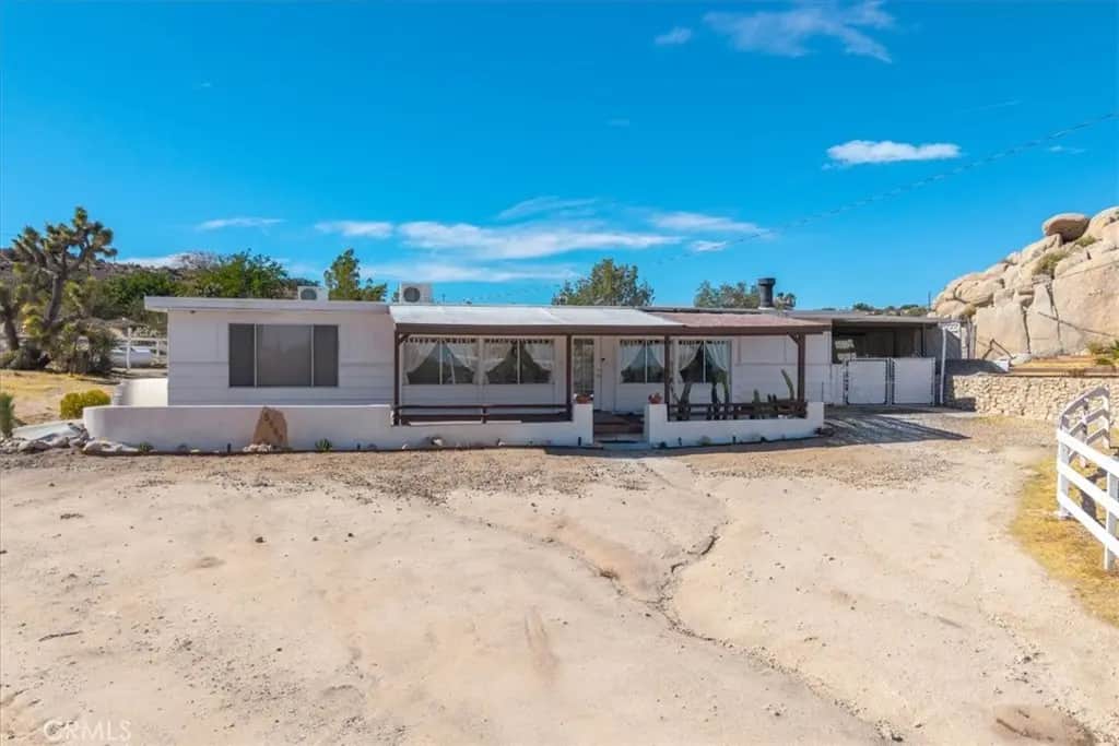 5660 Rowell Road, Yucca Valley, CA — listing photo 1