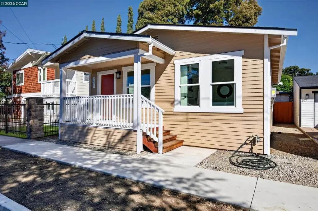 2021 Castro St, Martinez, CA — listing photo 1
