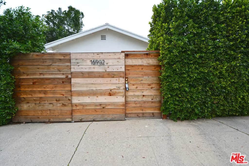 16902 Hart Street, Van Nuys, CA — listing photo 1