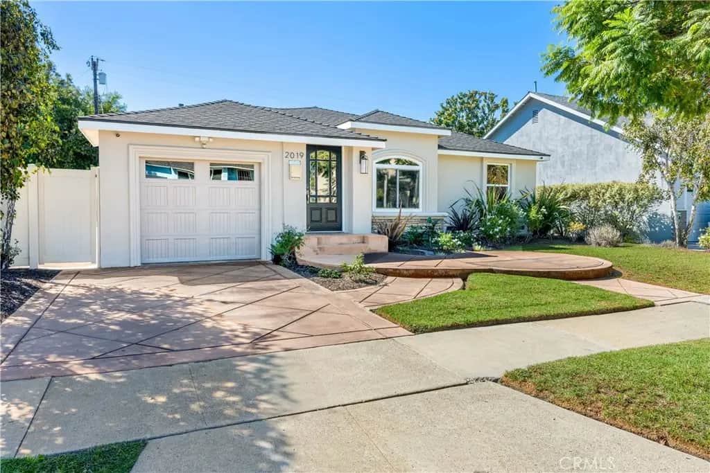 2019 Charlemagne Avenue, Long Beach, CA — listing photo 1