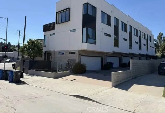 3288 N Canary Way, Los Angeles, CA — listing photo 1