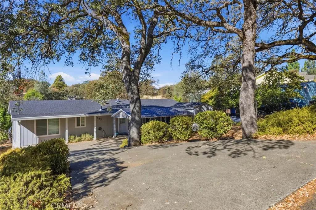 555 Silver Leaf Drive, Oroville, CA — listing photo 1