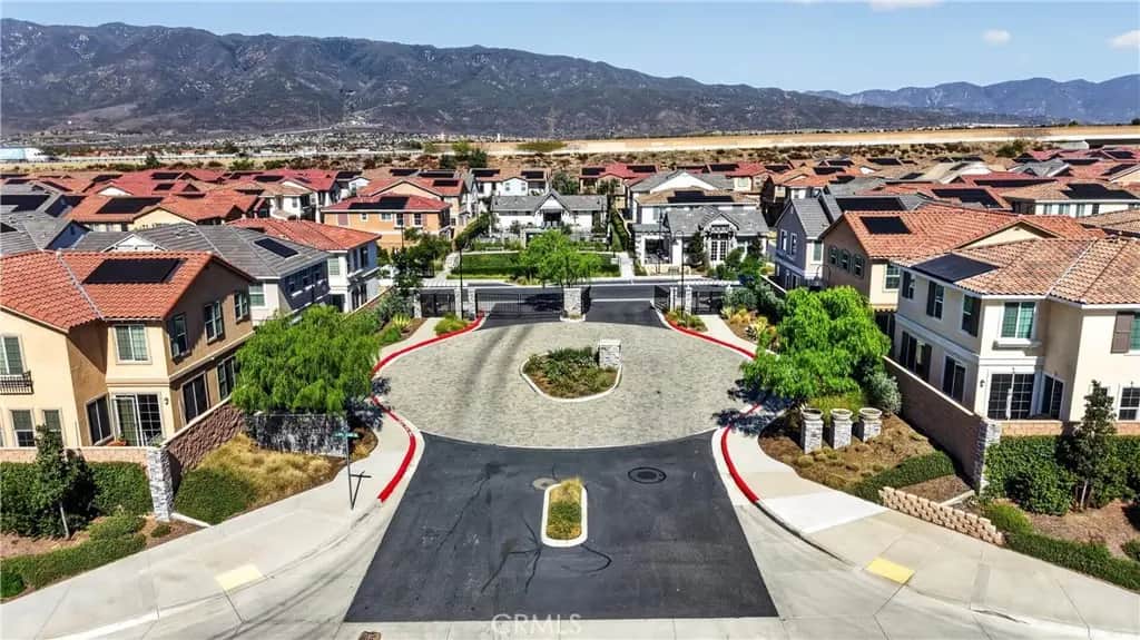15232 Horizon 7, Fontana, CA — listing photo 1
