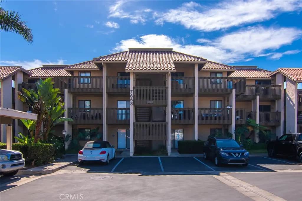 7668 Baypoint Drive 106, Huntington Beach, CA — listing photo 1