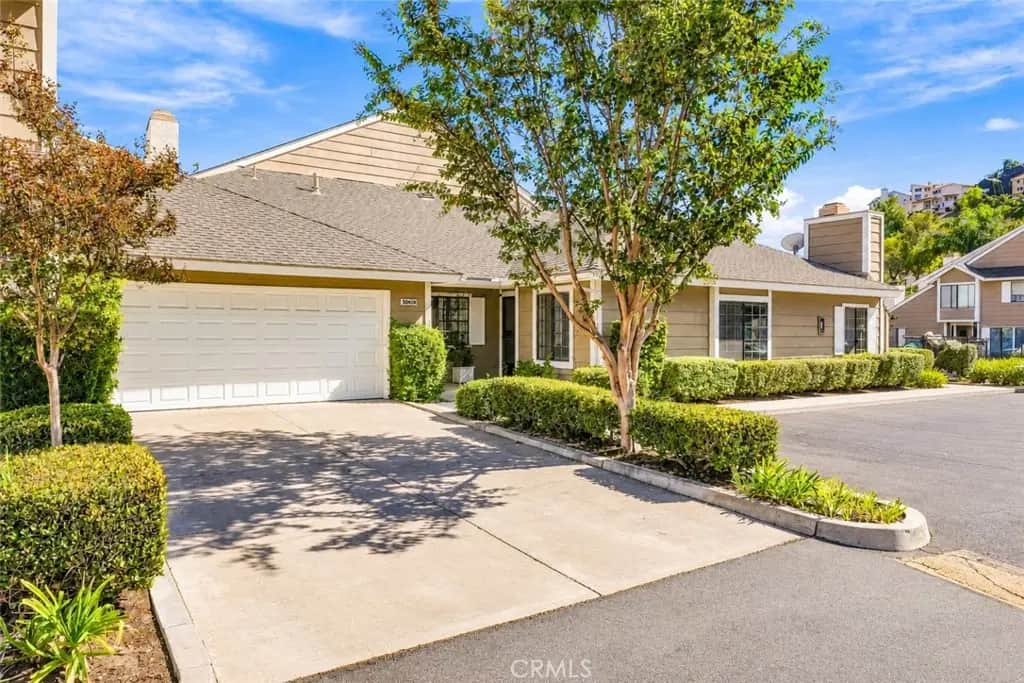 5049 E Almond Avenue 4, Orange, CA — listing photo 1