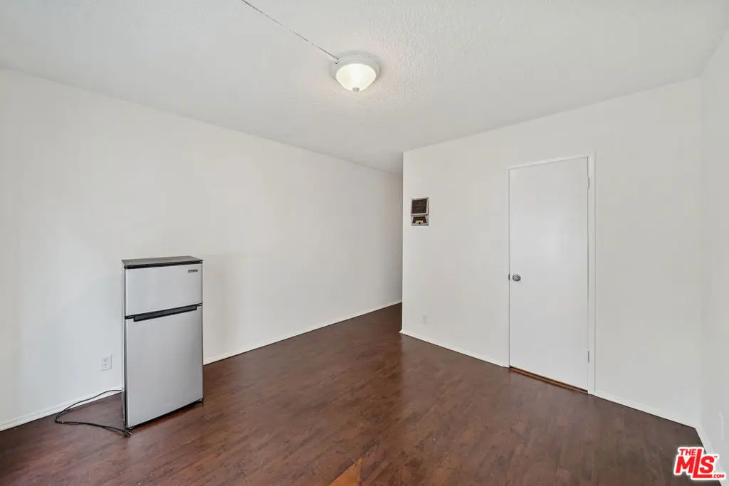 2038 S Holt Avenue 1A, Los Angeles, CA — listing photo 1