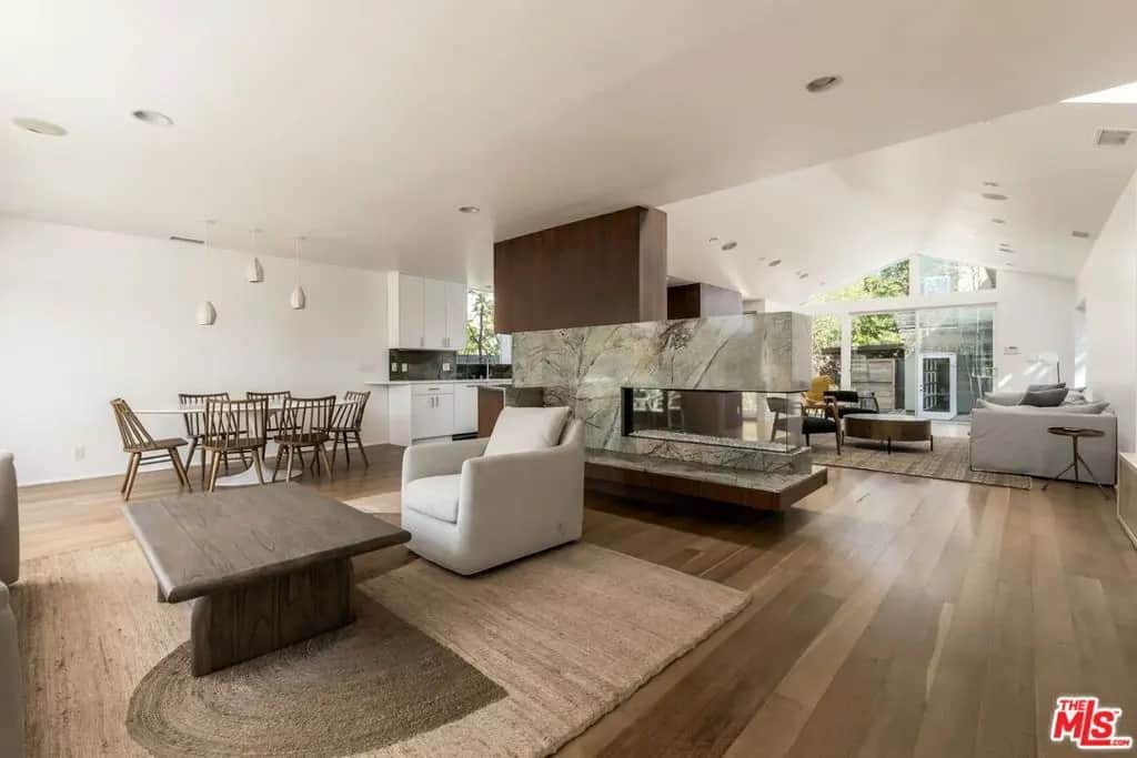 2500 Grandview Avenue, Venice, CA — listing photo 1