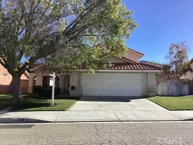 2318 W Avenue K10, Lancaster, CA — listing photo 1