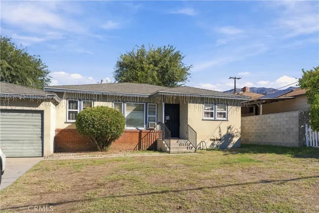 135 W Woodbury, Altadena, CA — listing photo 1
