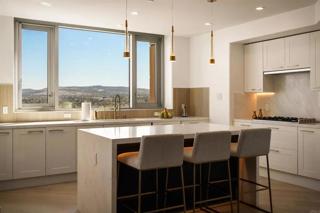 5102 Scholarship, Irvine, CA — listing photo 1