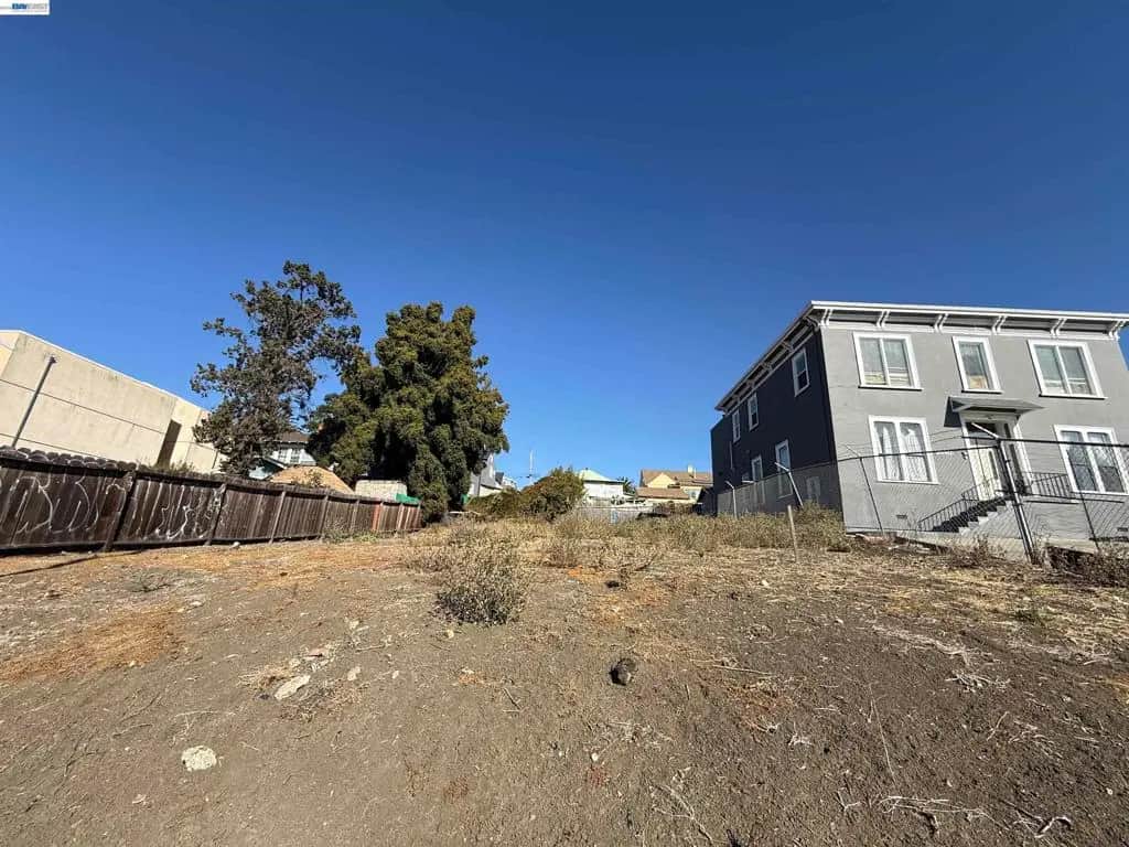 9430 Macarthur Blvd, Oakland, CA — listing photo 1