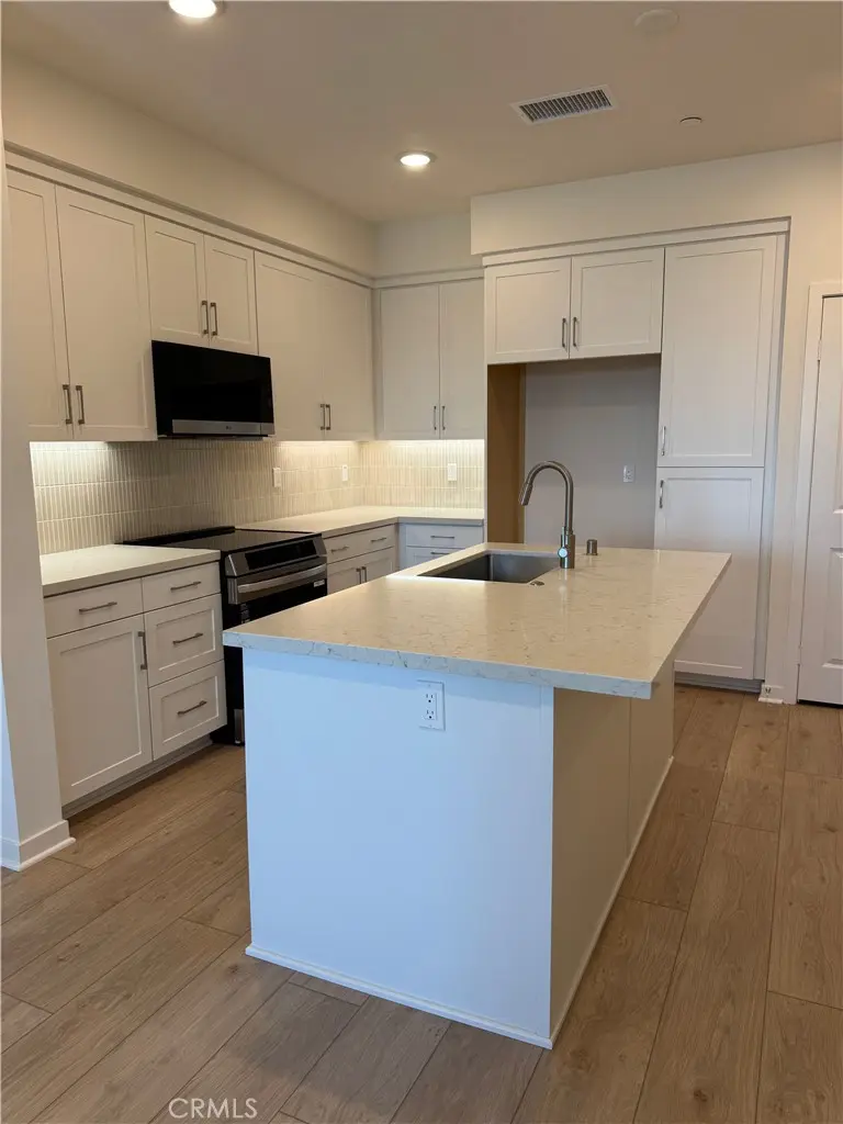 685 S Brea Boulevard 103, Brea, CA — listing photo 1