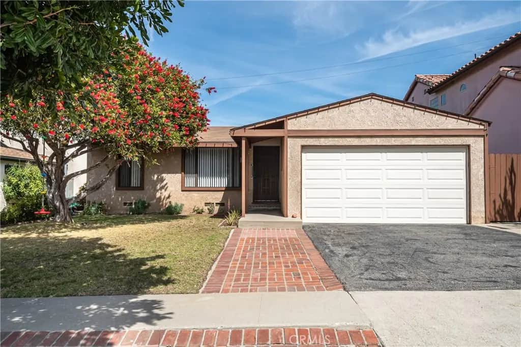 1135 20th Street, Manhattan Beach, CA — listing photo 1