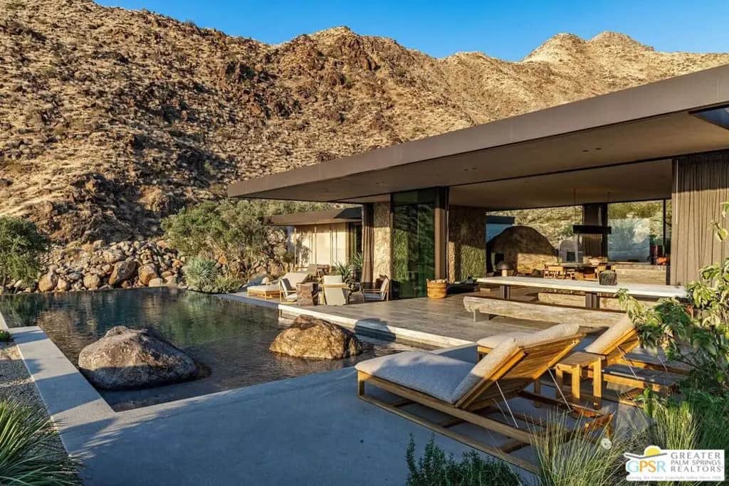 2215 Vista Distancia Court, Palm Springs, CA — listing photo 1