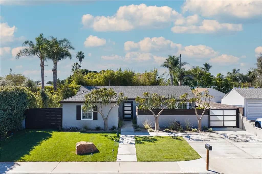 2103 Continental, Costa Mesa, CA — listing photo 1