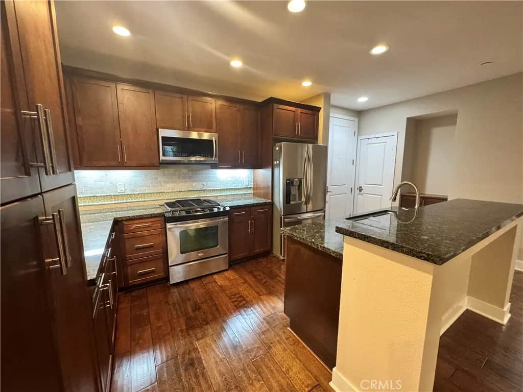 2349 Jefferson 111, Torrance, CA — listing photo 1
