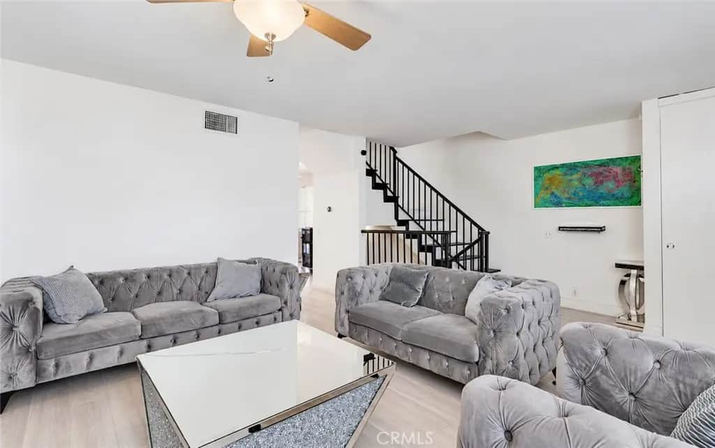 10231 Independence Avenue C17, Chatsworth, CA — listing photo 1