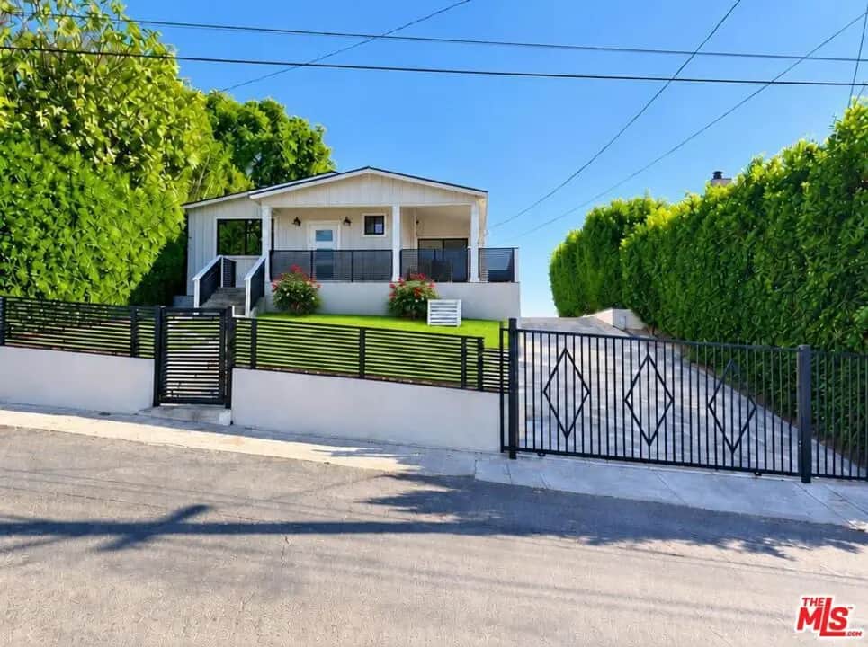 3560 Lavell Drive, Los Angeles, CA — listing photo 1