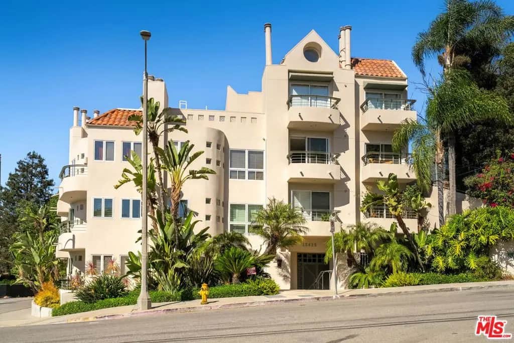 15425 Antioch Street 206, Pacific Palisades, CA — listing photo 1