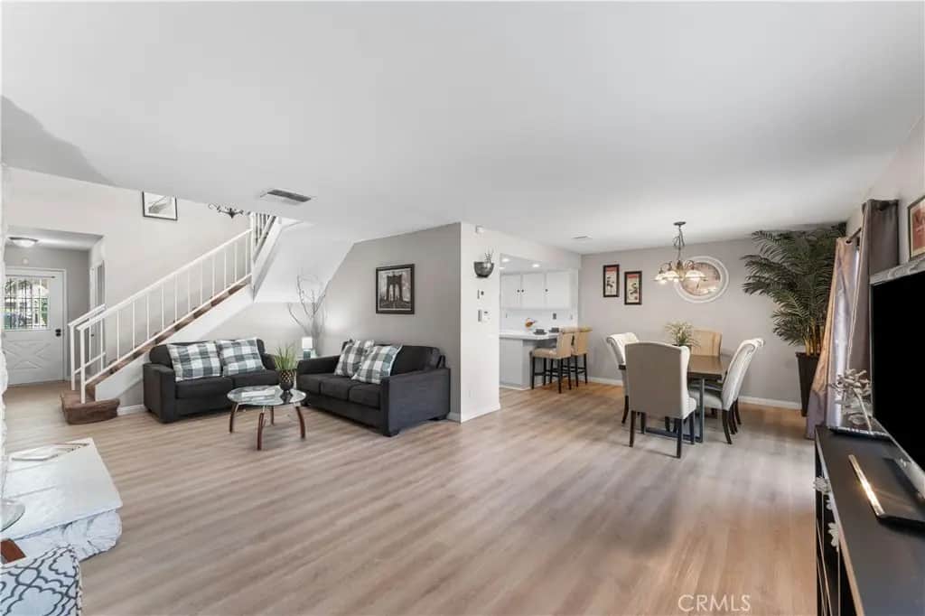 215 Hawk, Palmdale, CA — listing photo 1