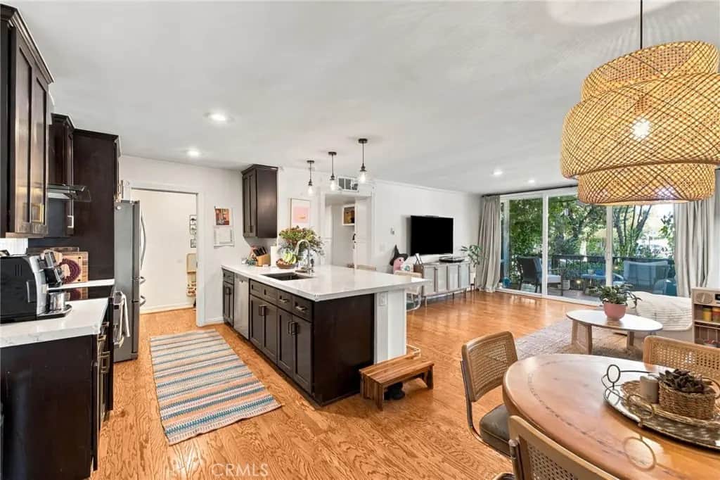 10240 Camarillo 115, Toluca Lake, CA — listing photo 1