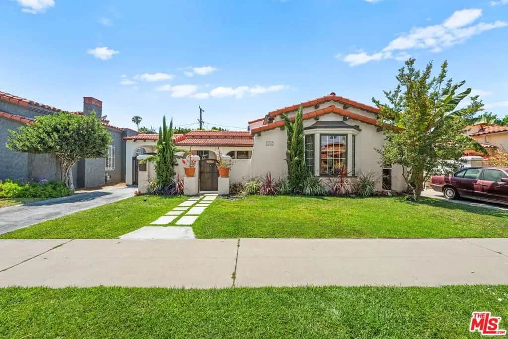 3871 Roxton Avenue, Los Angeles, CA — listing photo 1