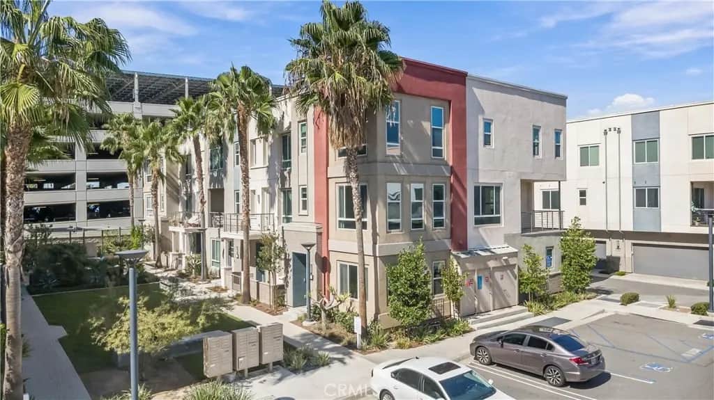 131 Citysquare, Irvine, CA — listing photo 1