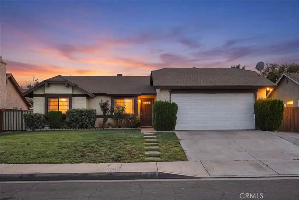 1820 E Avenue R10, Palmdale, CA — listing photo 1
