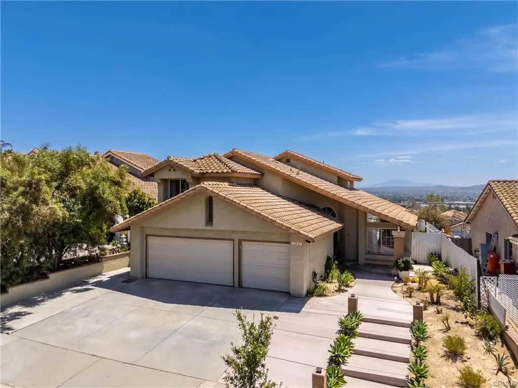 741 La Loma, Corona, CA — listing photo 1