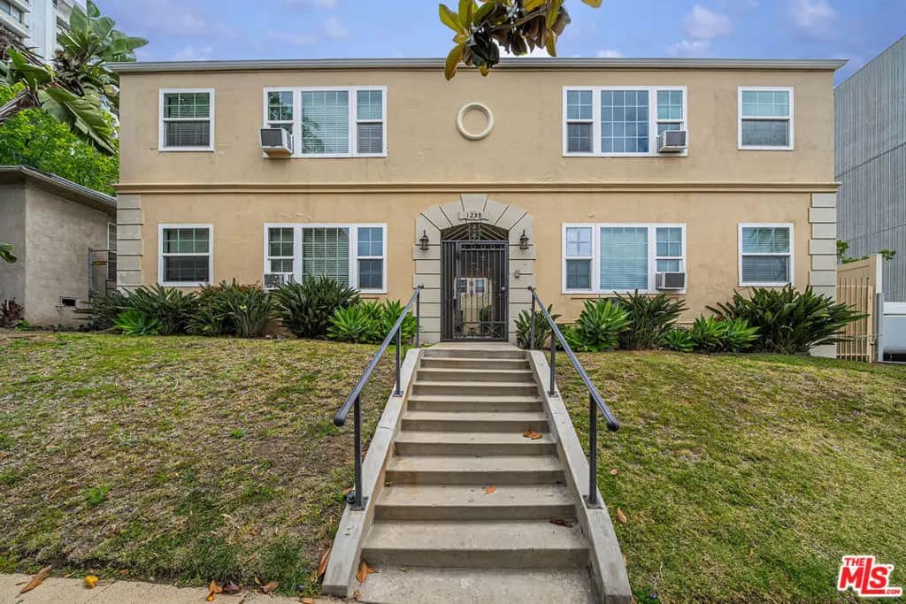 1238 S Beverly Glen Boulevard 2, Los Angeles, CA — listing photo 1