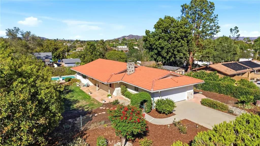 2018 Pheasant Run, Fallbrook, CA — listing photo 1