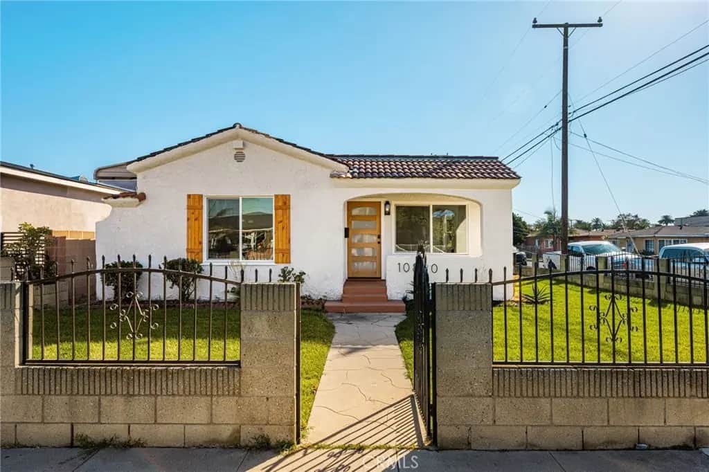10820 Capistrano, Lynwood, CA — listing photo 1