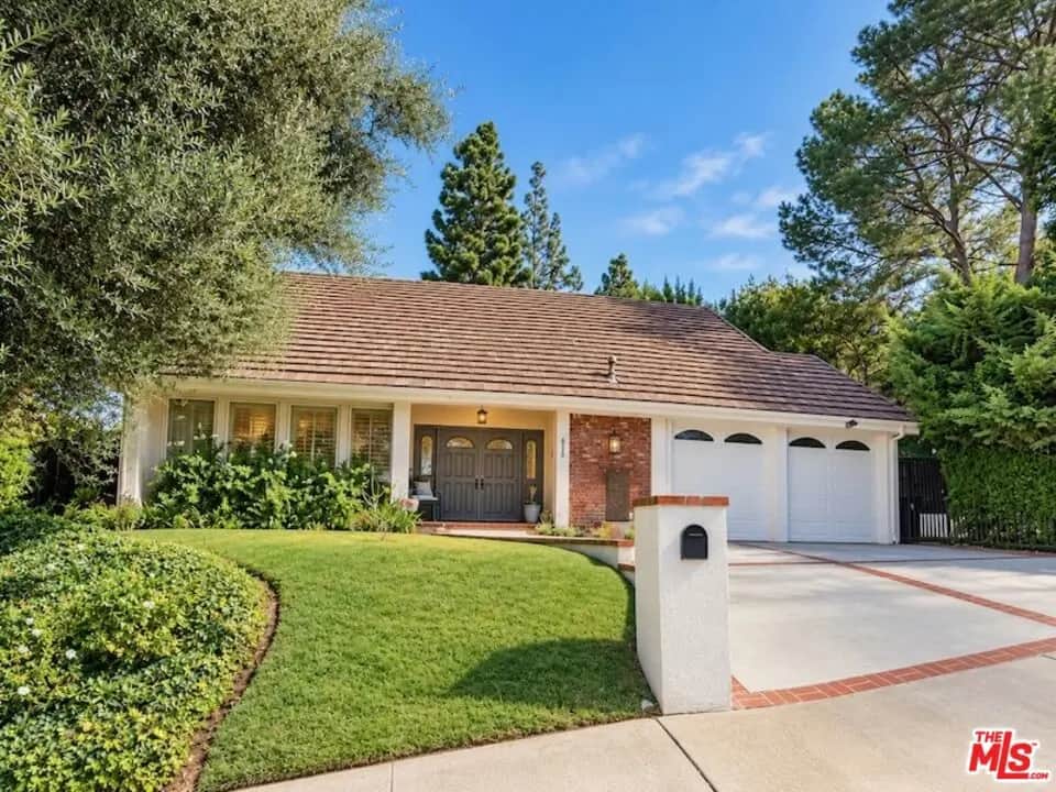 4520 Cezanne Avenue, Woodland Hills, CA — listing photo 1