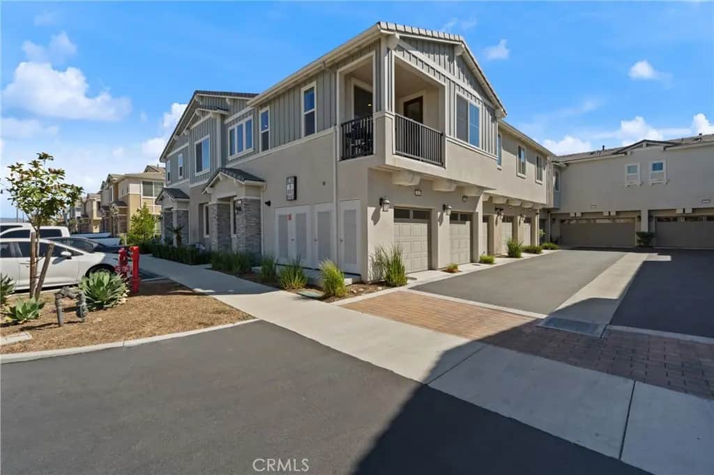 16621 Wyndham Ln 12, Fontana, CA — listing photo 1
