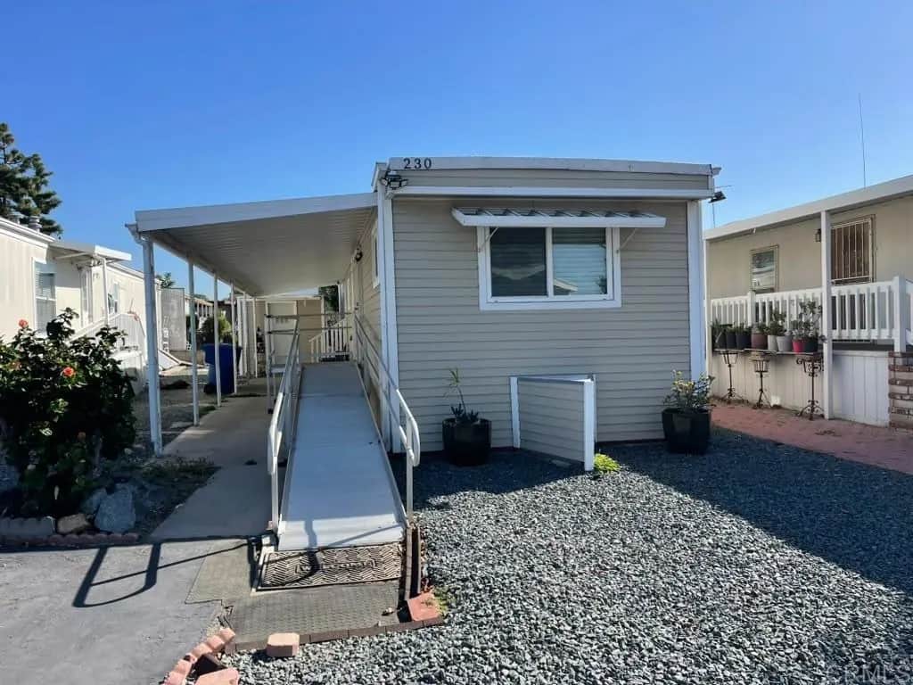 1425 2nd Avenue 230, Chula Vista, CA — listing photo 1