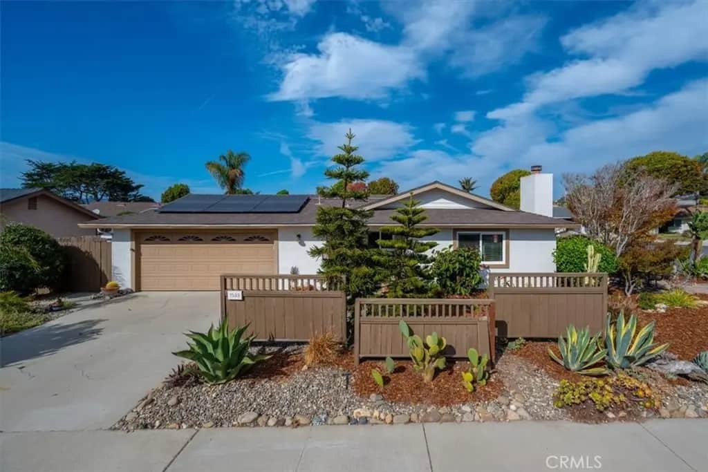 1533 Manhattan Avenue, Grover Beach, CA — listing photo 1
