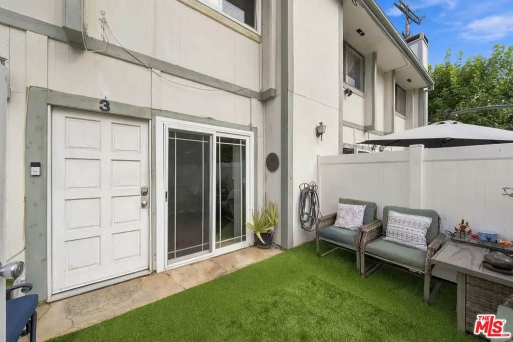 22865 Del Valle Street 3, Woodland Hills, CA — listing photo 1